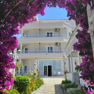 https://guesthouse-villa-august-ksamil.albaniahotels.org