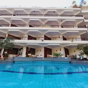 Rezeiky Hotel&camp Camping